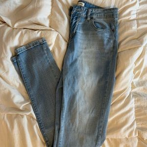 Light wash skinny jeans
